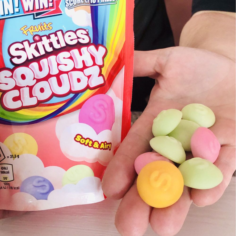 Skittles Squishy Cloudz Fruit Sweets Pouch Bag 94g